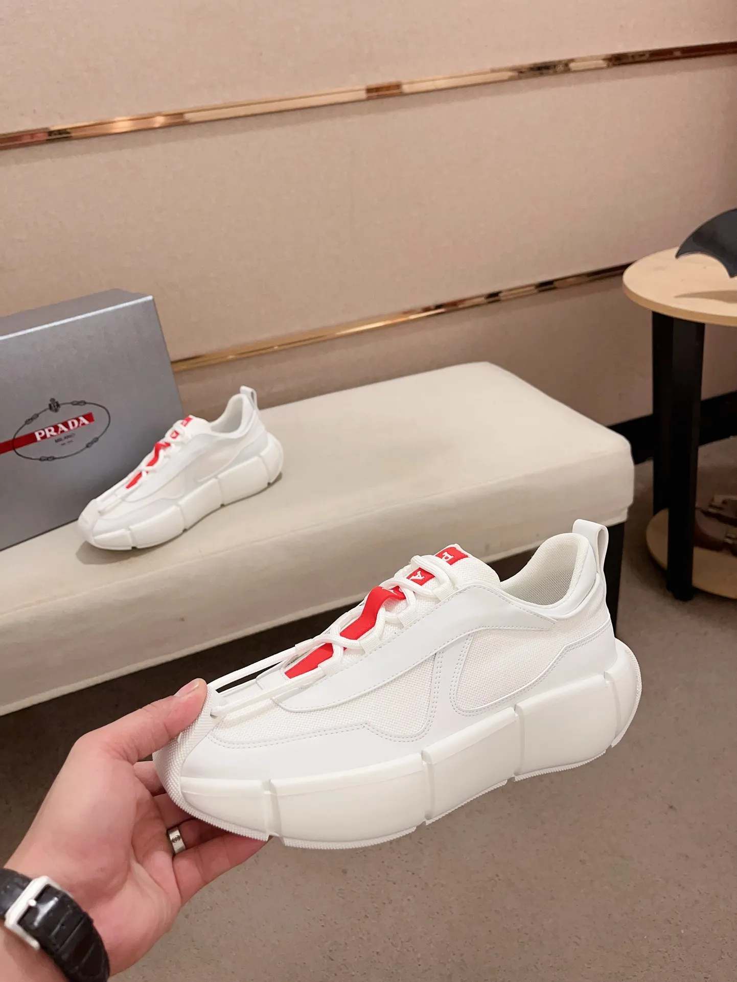 Men's shoes 💰 540💰 ✔️✔️✔️High version High-quality new PRADA (Prada) counters are launched simultaneously, new men's shoes, 😘fabrics are selected from first-layer cowhide. Lining: imported elastic mesh➕cowhide lining. 👍🏿High-end☄️Open-molded non-slip rubber outsole, exquisite lines, simple and elegant, comfortable and high-end for leisure travel. Number of yards: 38 to 44. (Can be customized for 45 non-refundable)